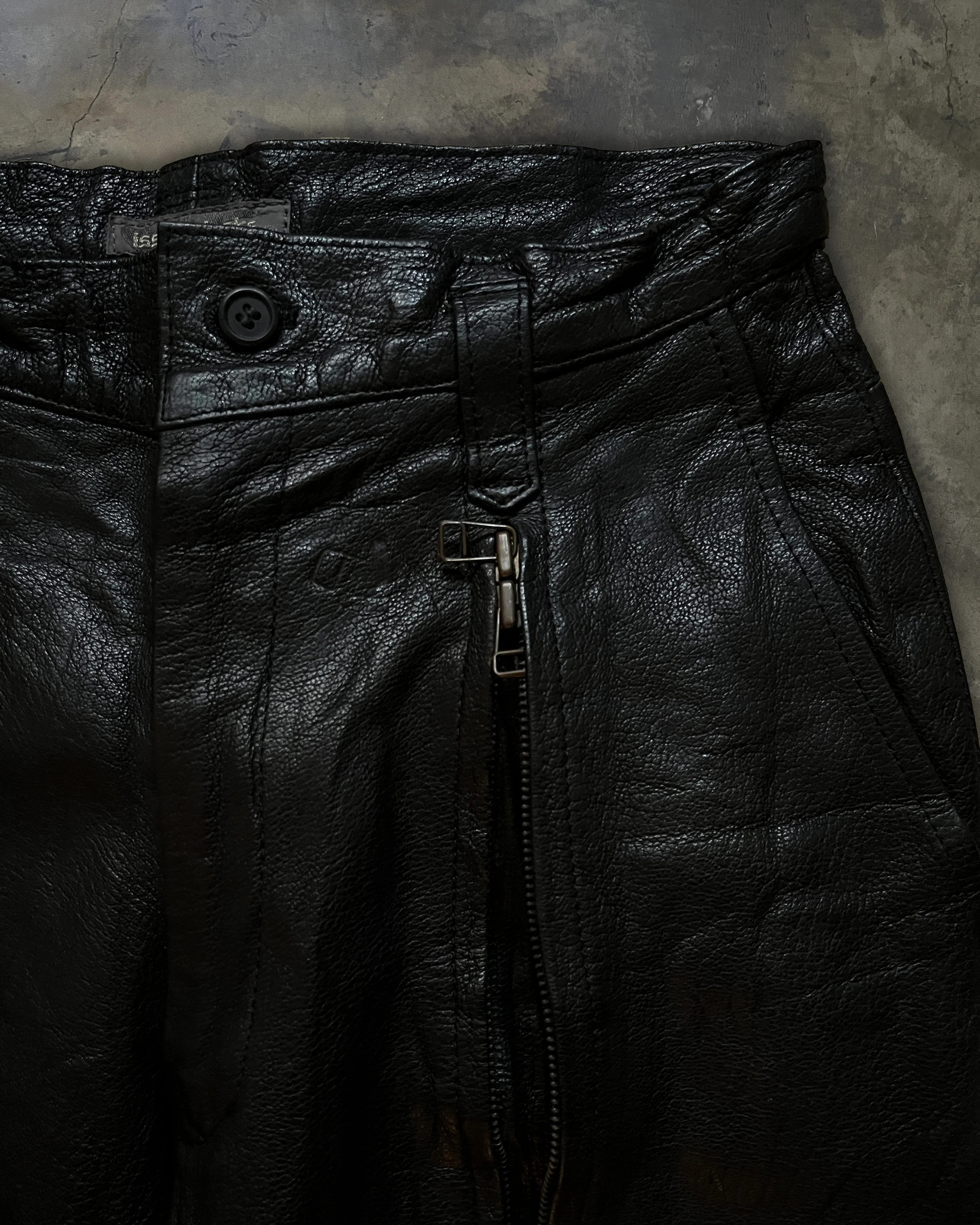 80's ISSEY MIYAKE HEAVY LEATHER PARACHUTE PANTS - Image 4