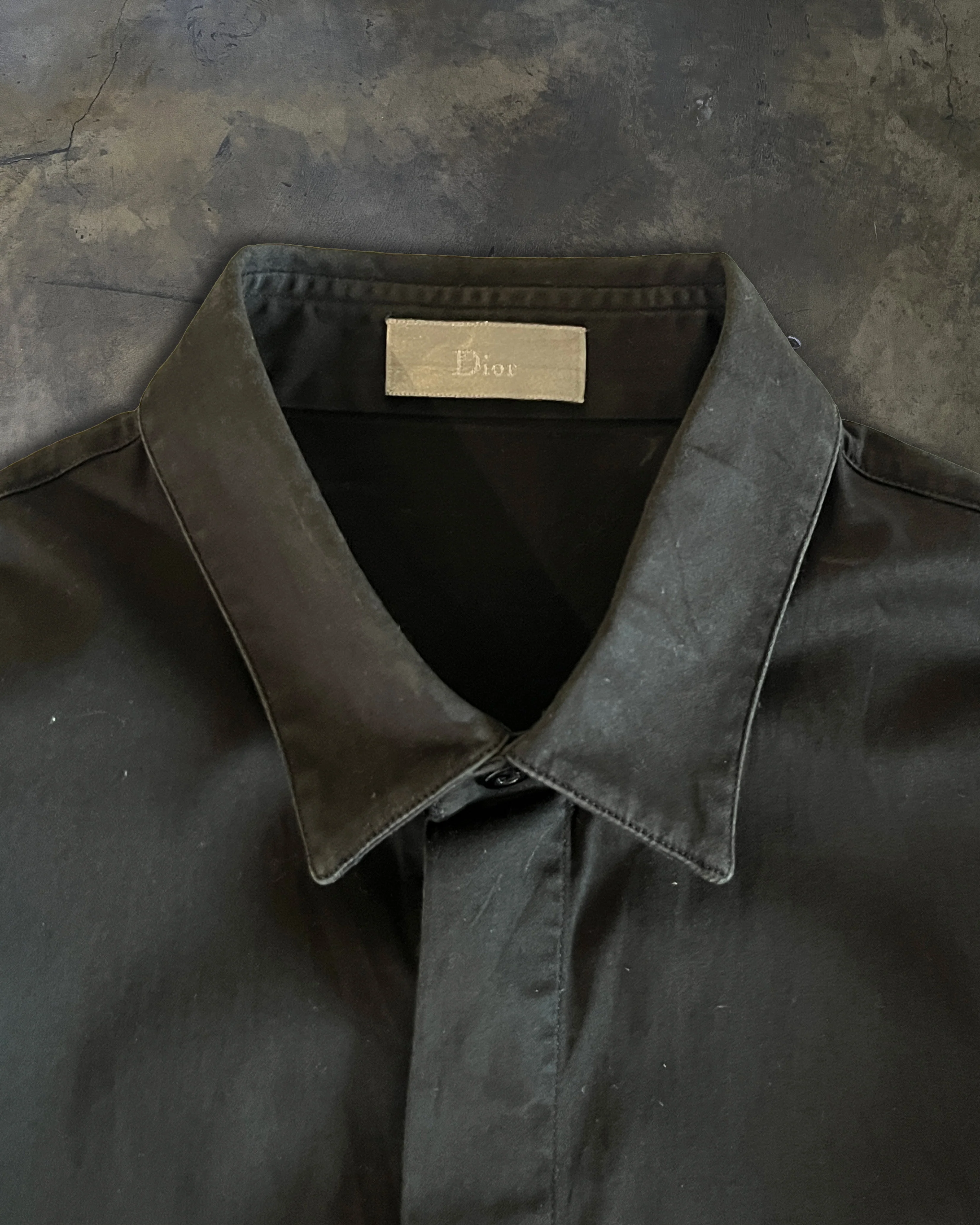 DIOR HOMME AW2005 "VICTIM OF THE CRIME" BEE EMBROIDERED DRESS SHIRT - Image 2