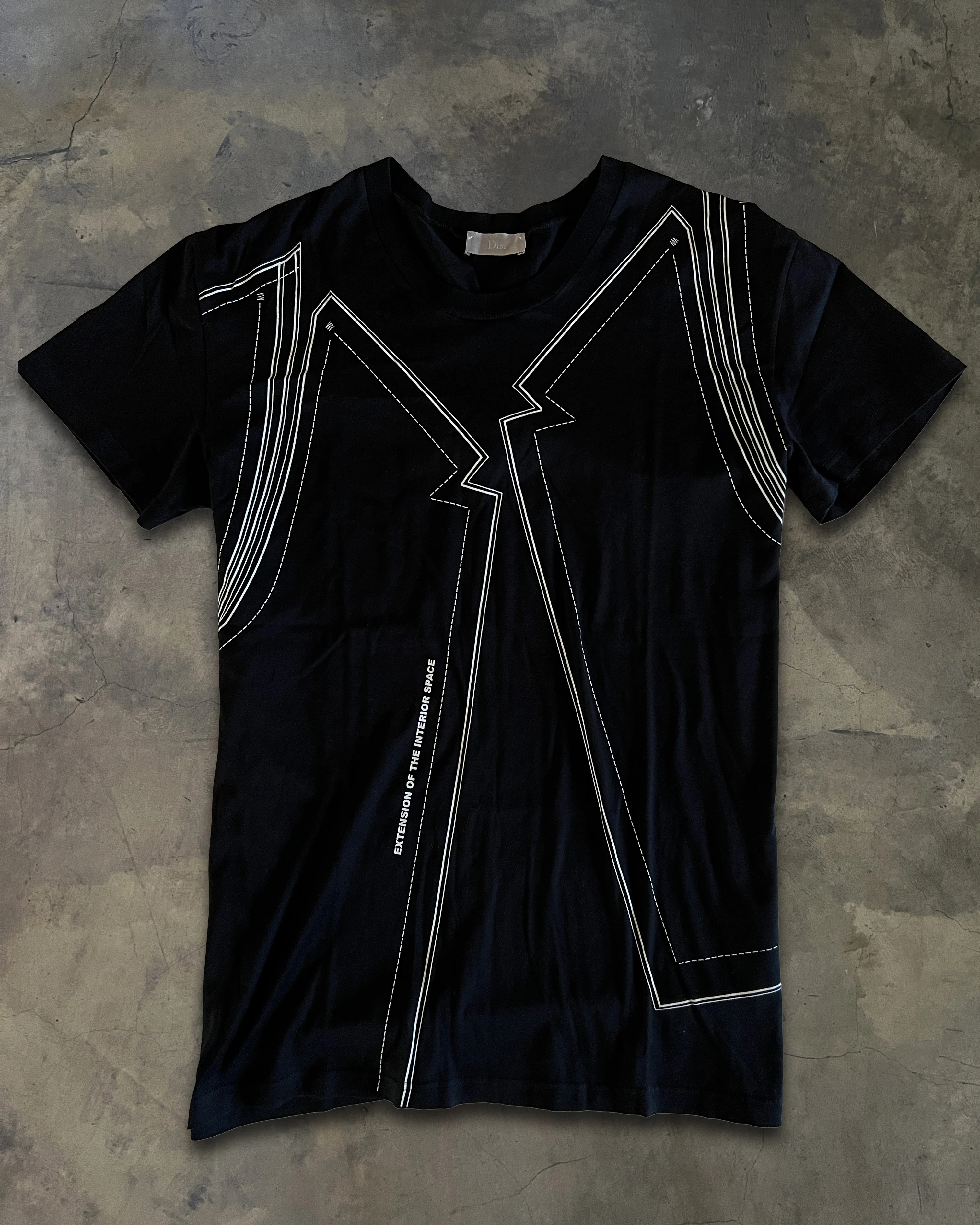 DIOR HOMME EXTENSION OF THE INTERIOR SPACE TEE