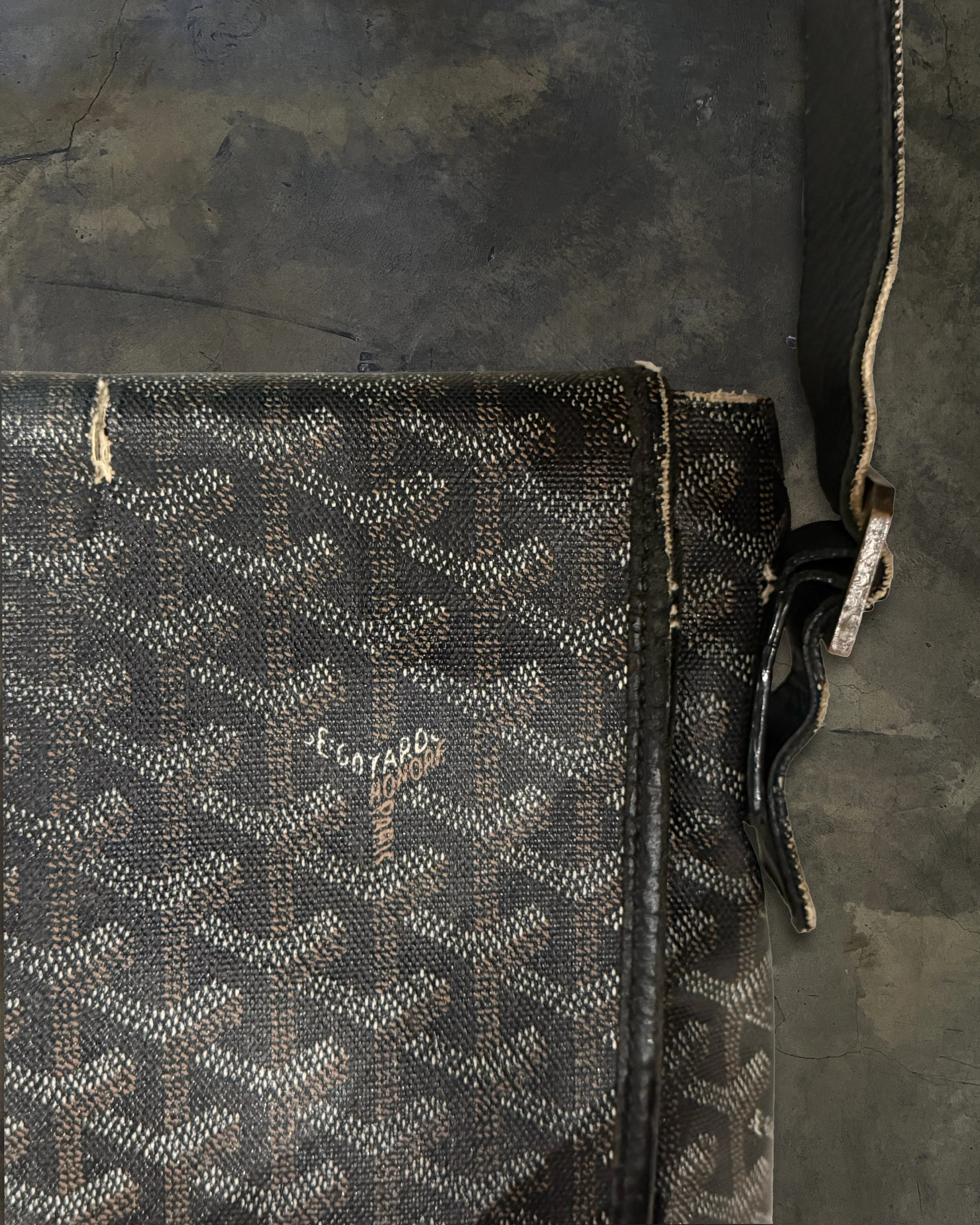 GOYARD GOYARDINE MESSENGER BAG - Image 4