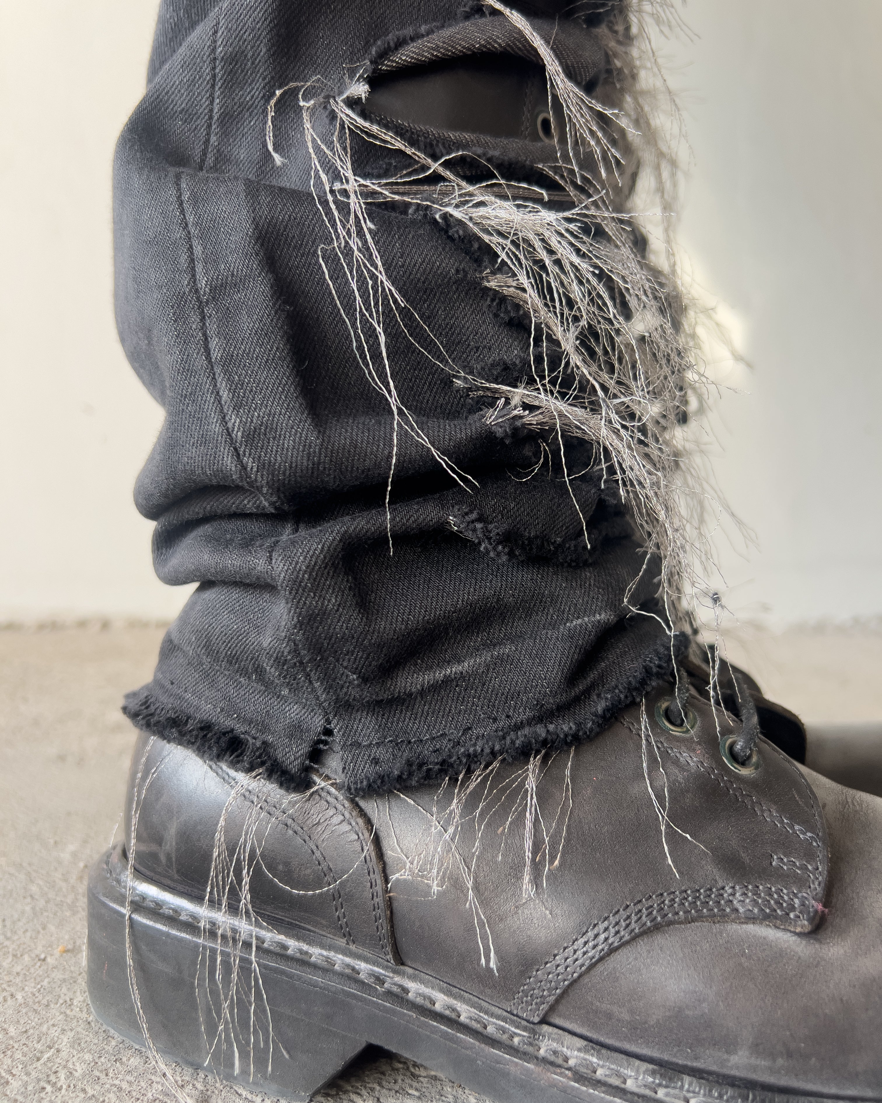 IFSIXWASNINE DISTRESSED FRAYED DENIM - Image 10