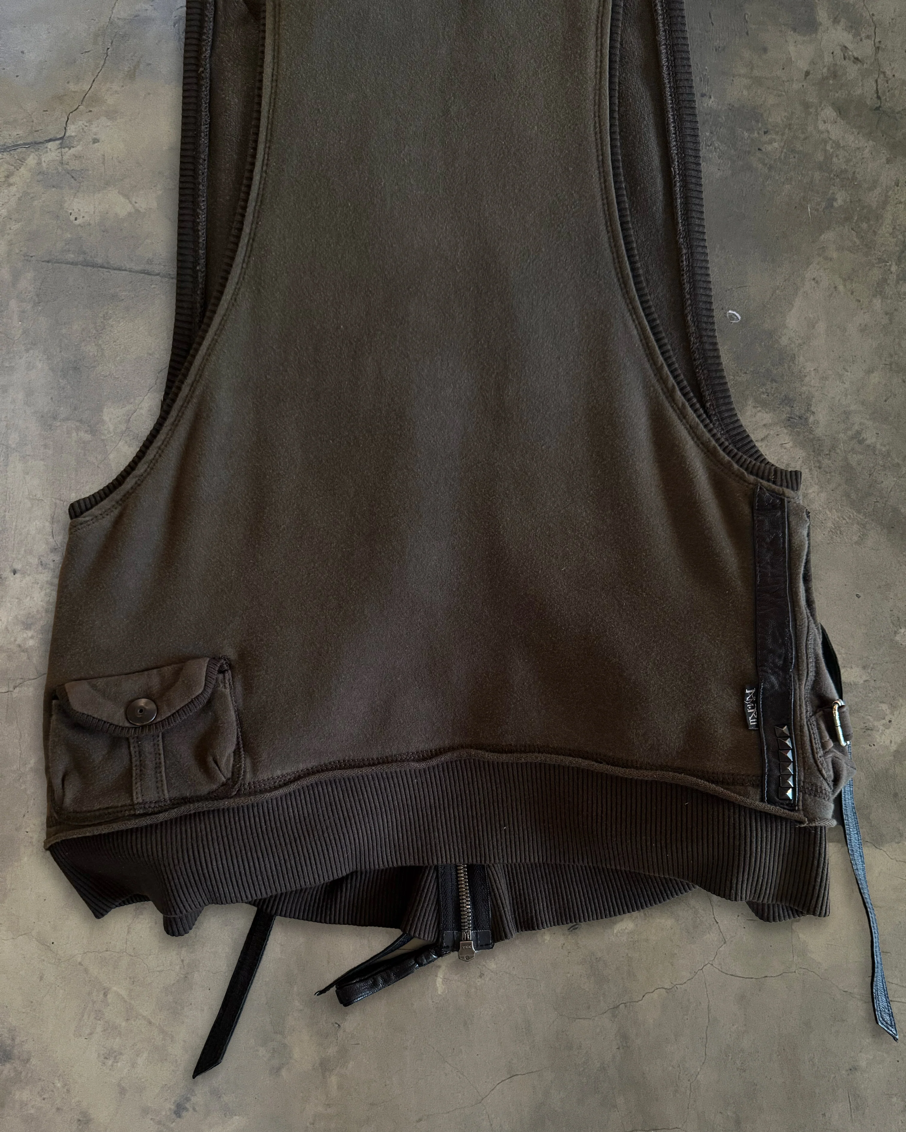 KMRii SLEEVELESS MULTI-POCKETED HOODIE - Image 5