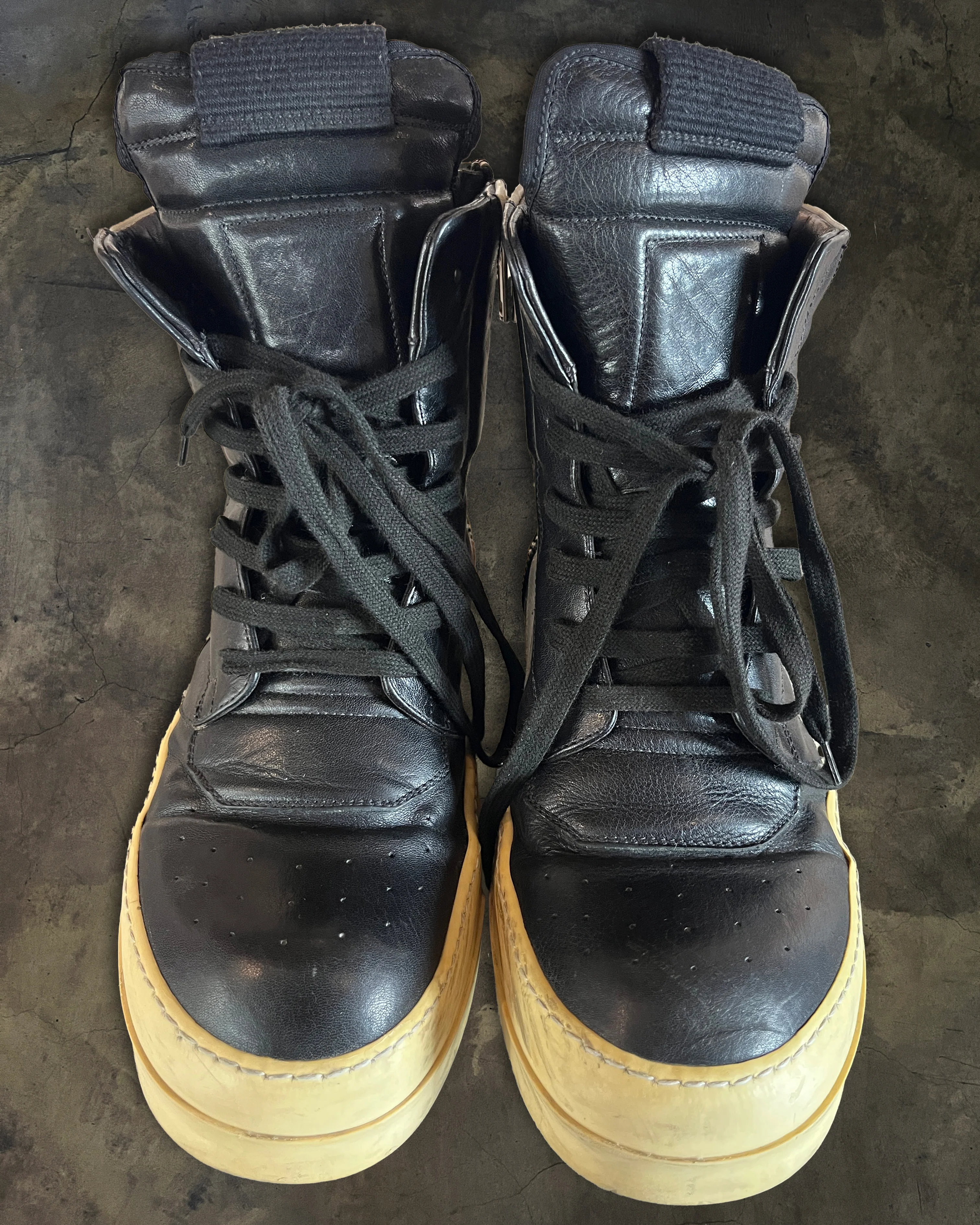 RICK OWENS SS2011 "ANTHEM" SHORT TONGUE GEOBASKET - Image 2