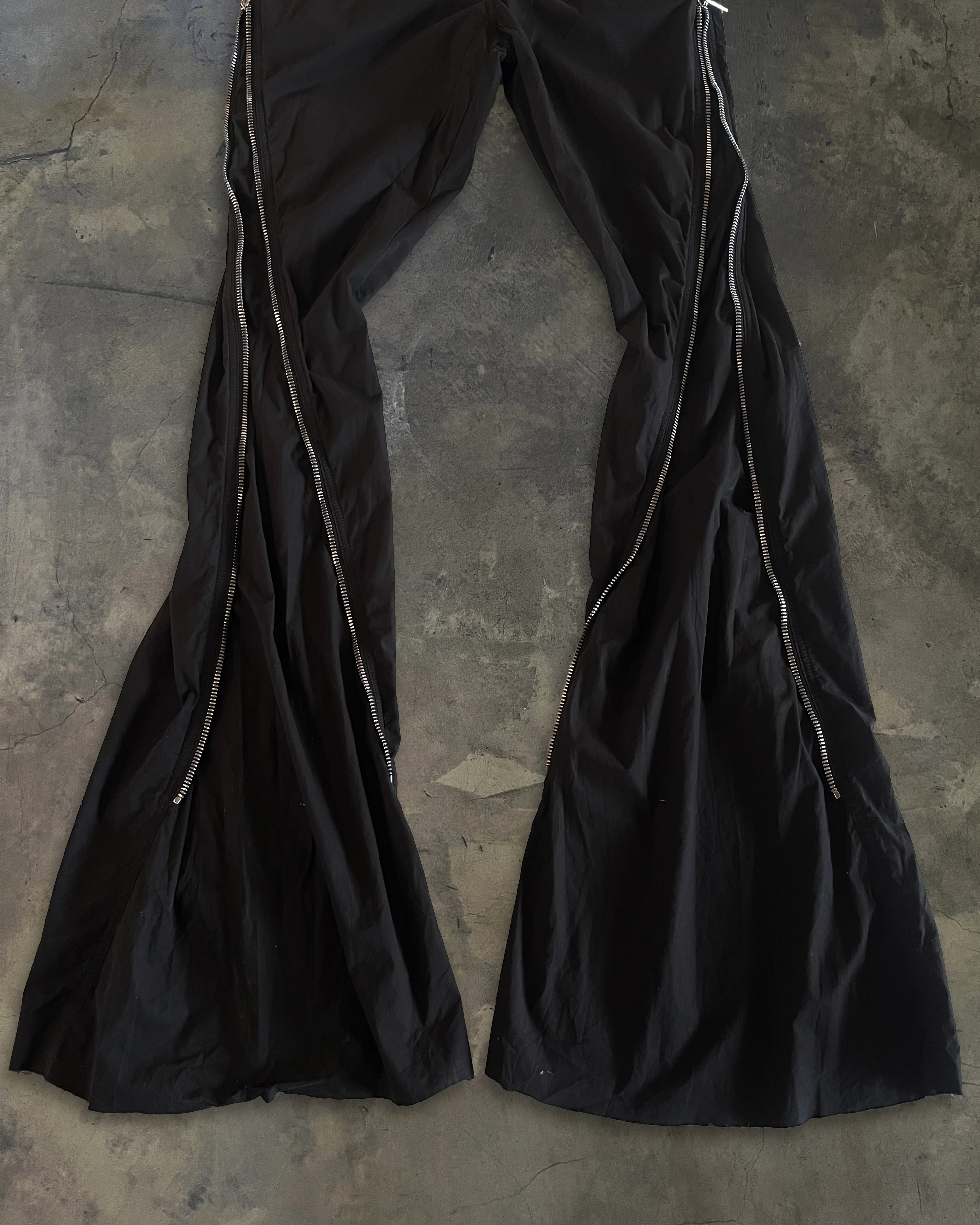 RICK OWENS SS2024 "LIDO" BOLAN BANANA CUT PANTS - Image 3
