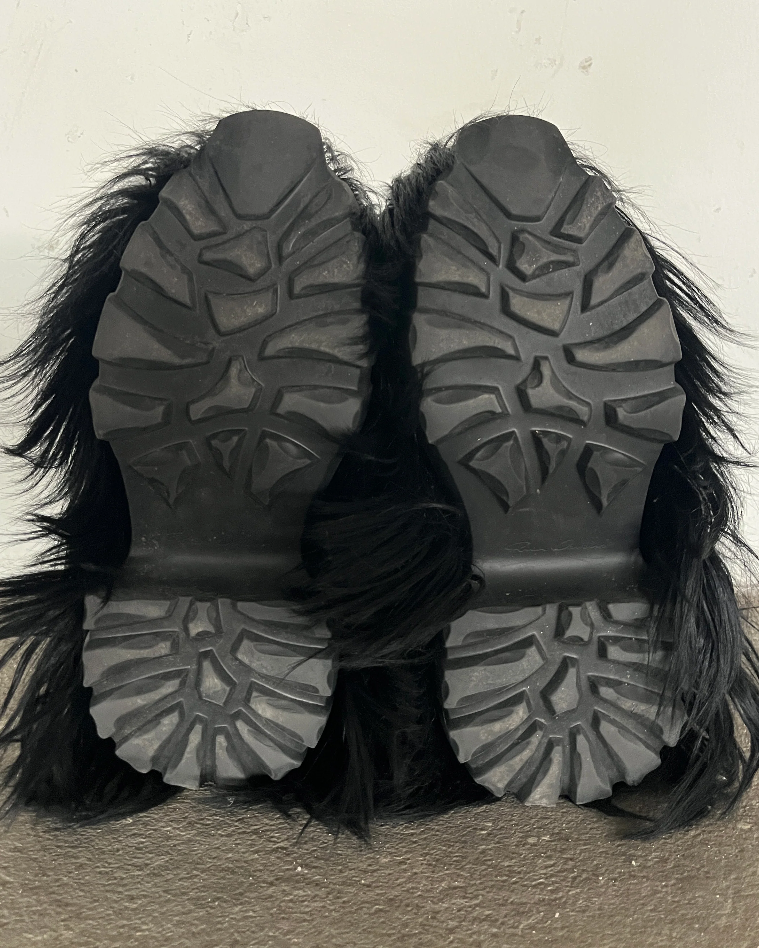 RICK OWENS FW2024 PORTERVILLE LUNAR MEGA TRACTOR BOOTS - Image 2