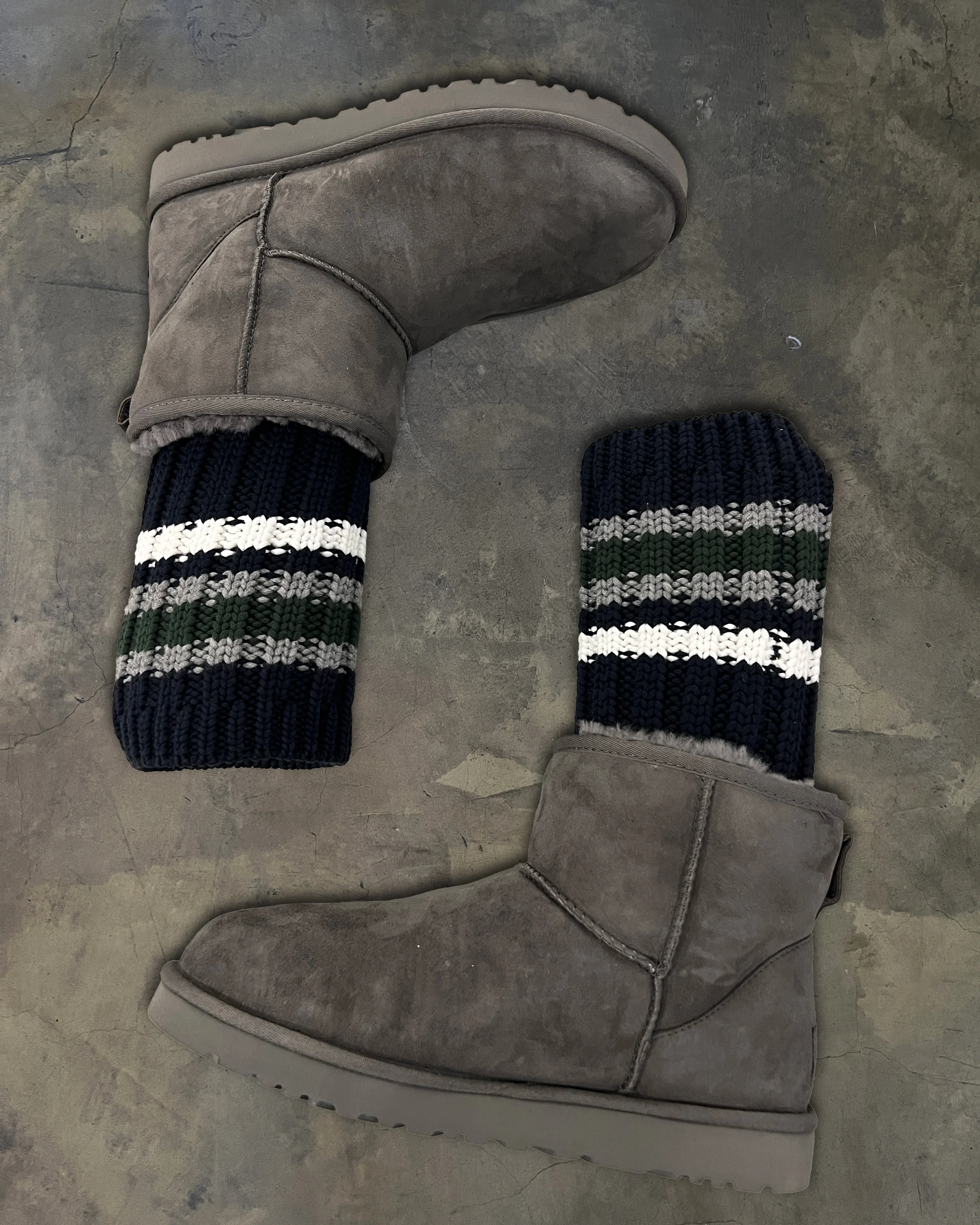 SACAI X UGG KNIT CLASSIC BOOTS - Image 4