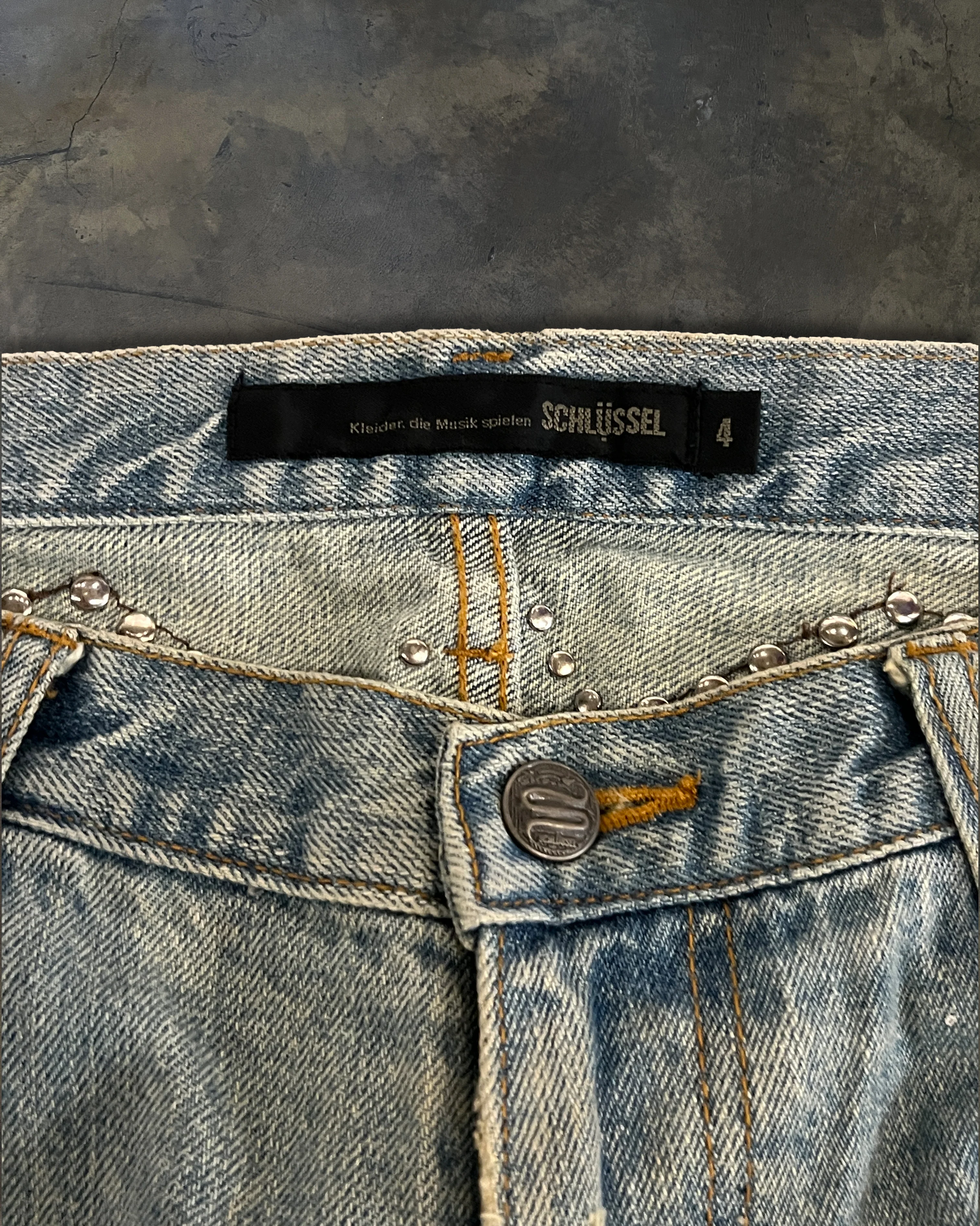 SCHLUSSEL STUDDED PAINTER DENIM - Image 4