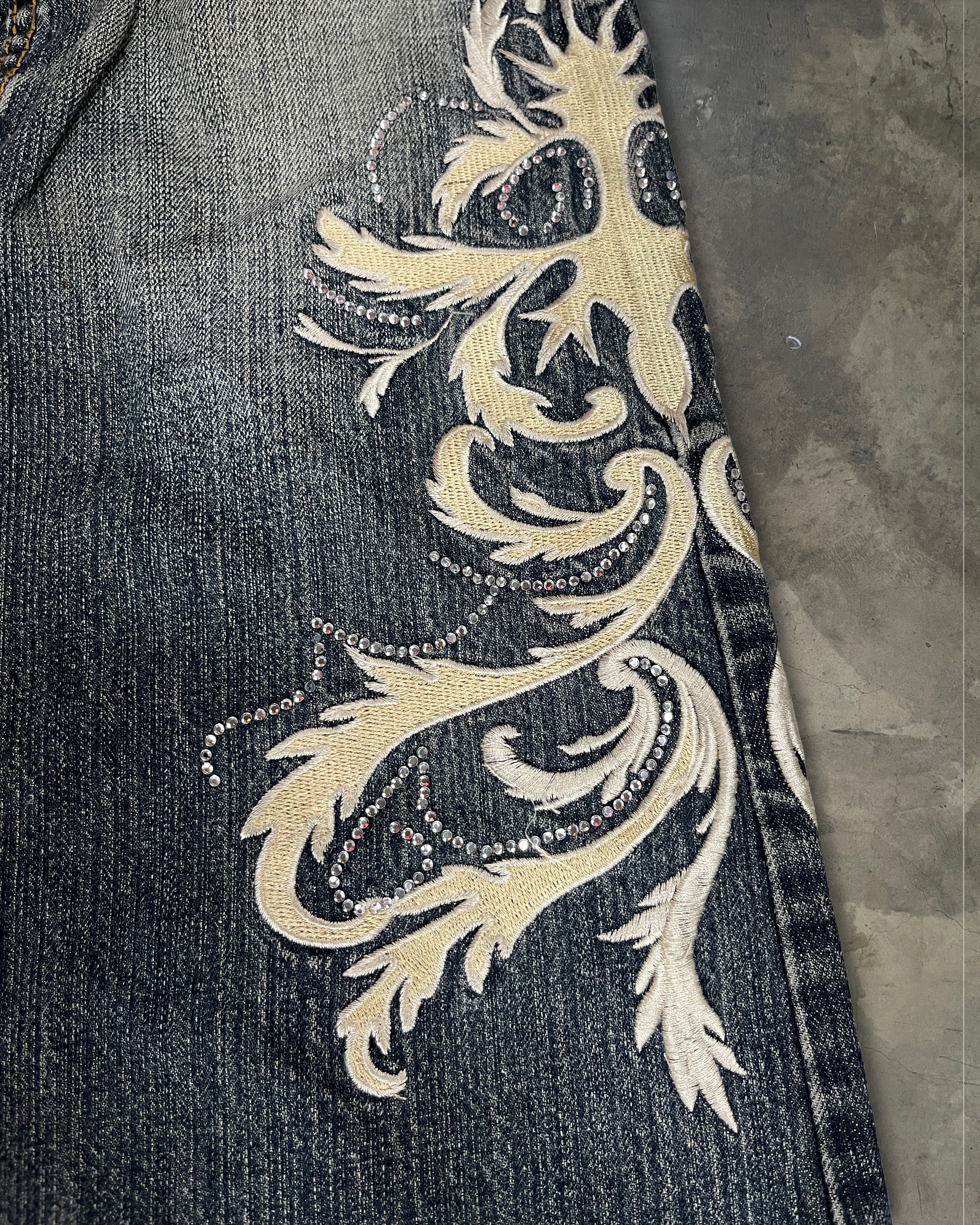 TORNADO MART TRIBAL RIPPED - Image 3