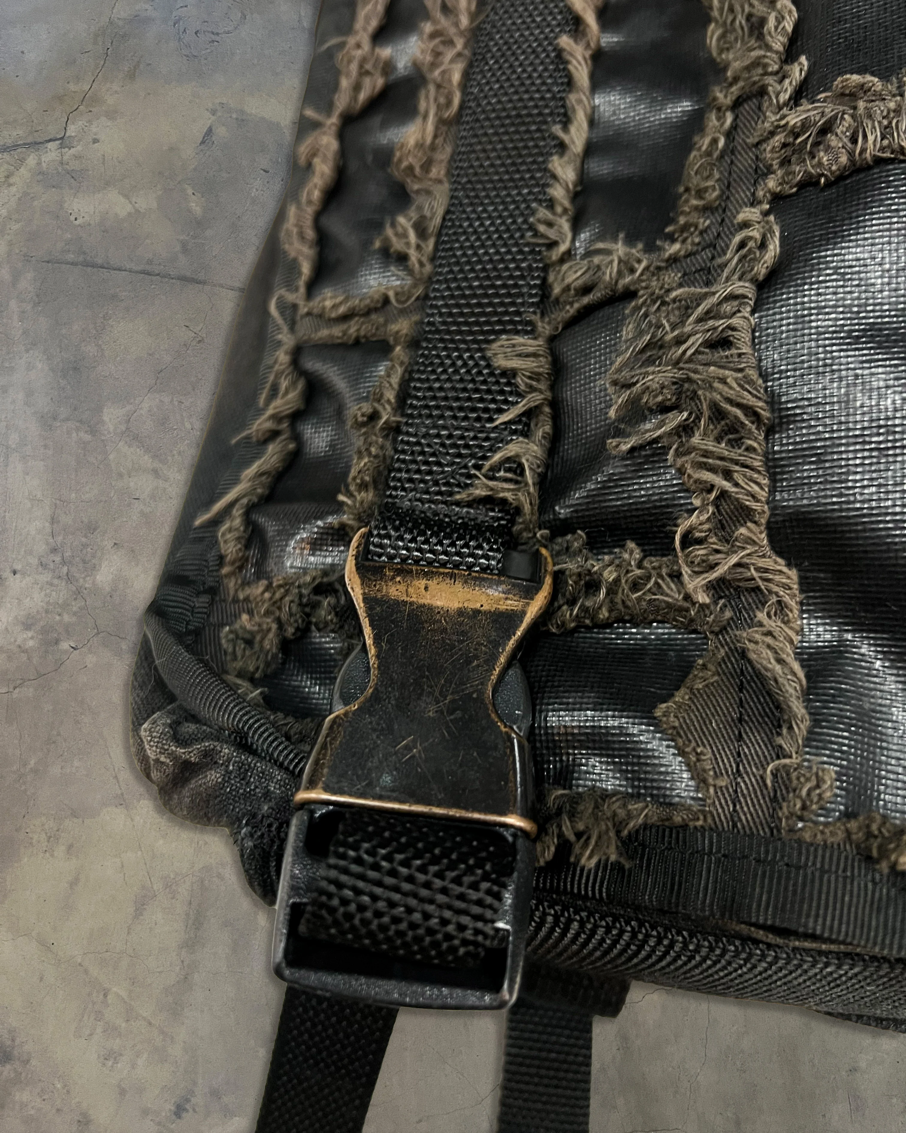 UNDERCOVER SS2003 "SCAB" MODULAR BACKPACK - Image 3